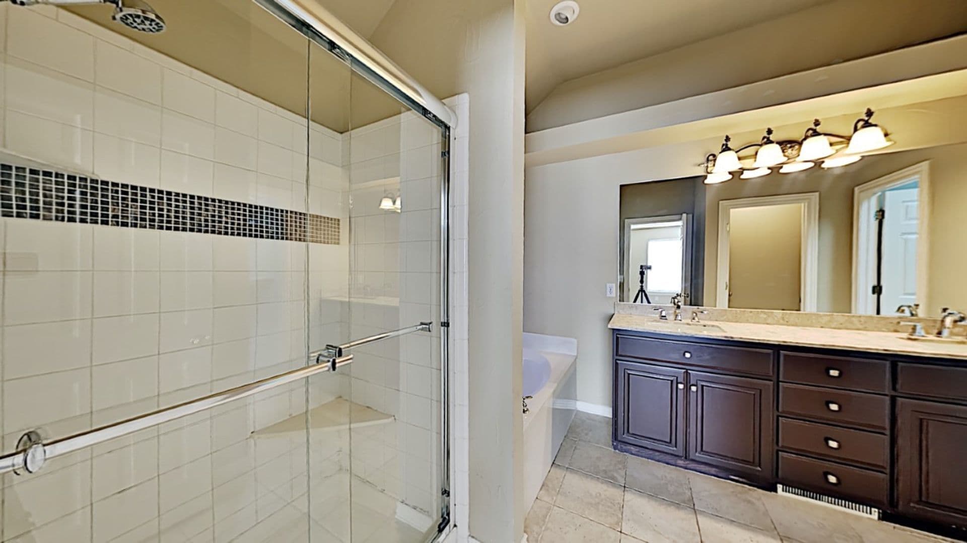 6808SANDLEWOODD 16 of 27