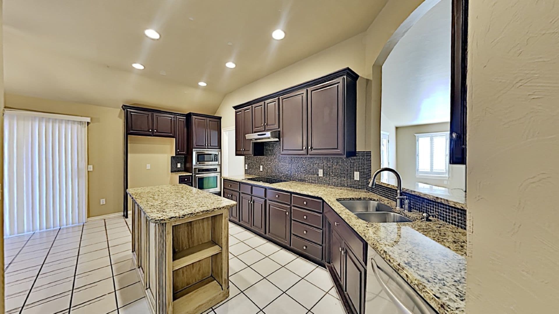 6808SANDLEWOODD 11 of 27