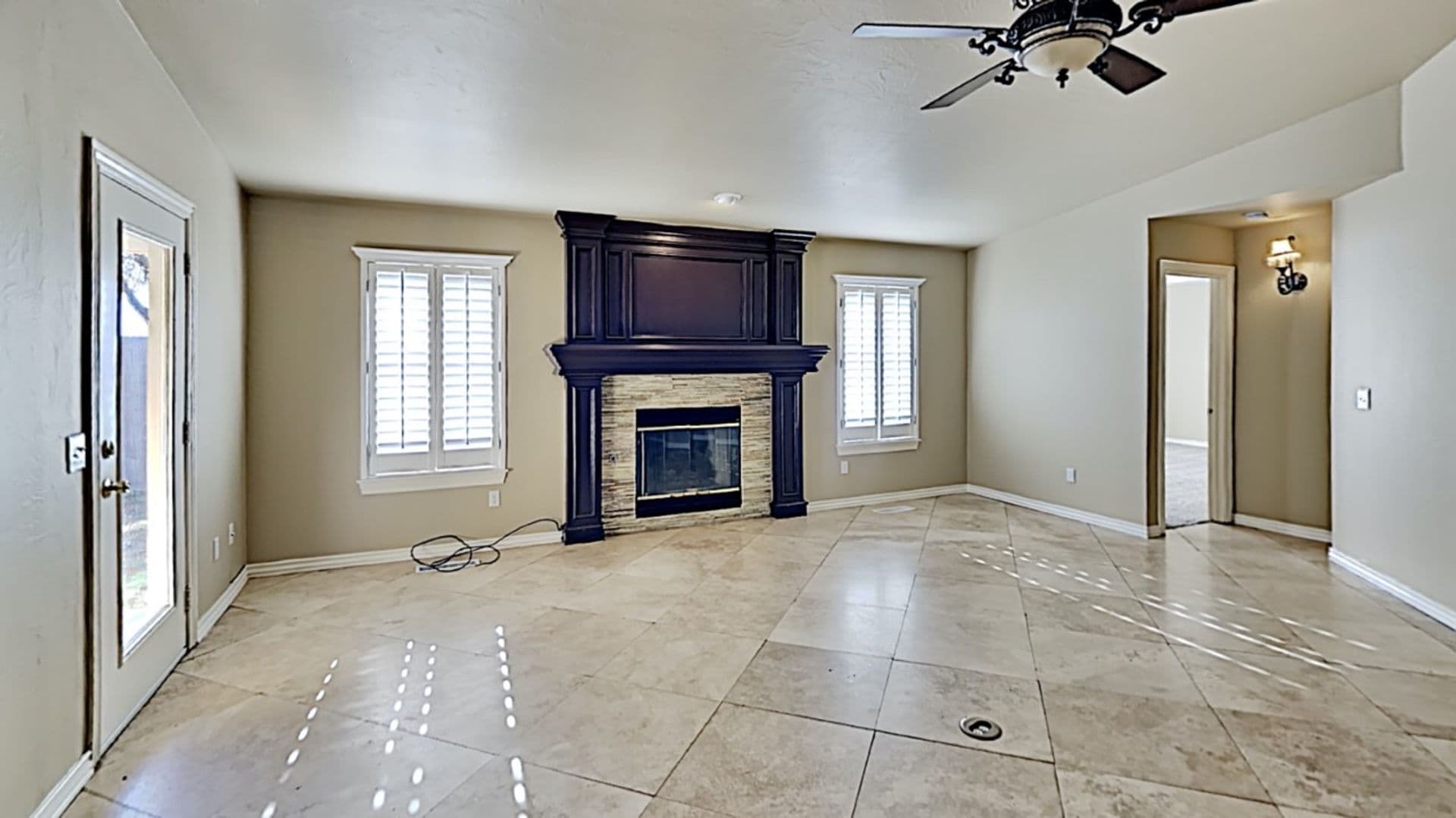 6808SANDLEWOODD 7 of 27
