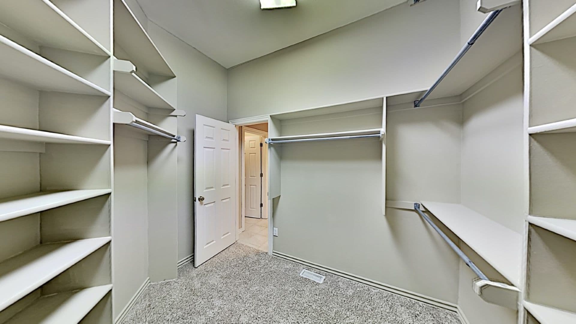 6808SANDLEWOODD 17 of 27