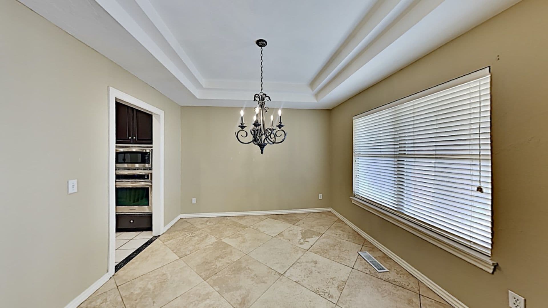 6808SANDLEWOODD 8 of 27