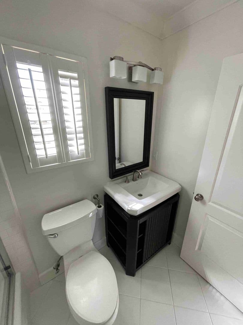 Leasing Only - 4432 Bakman Ave. 28 of 35