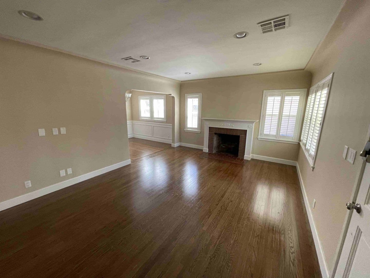 Leasing Only - 4432 Bakman Ave. 2 of 35