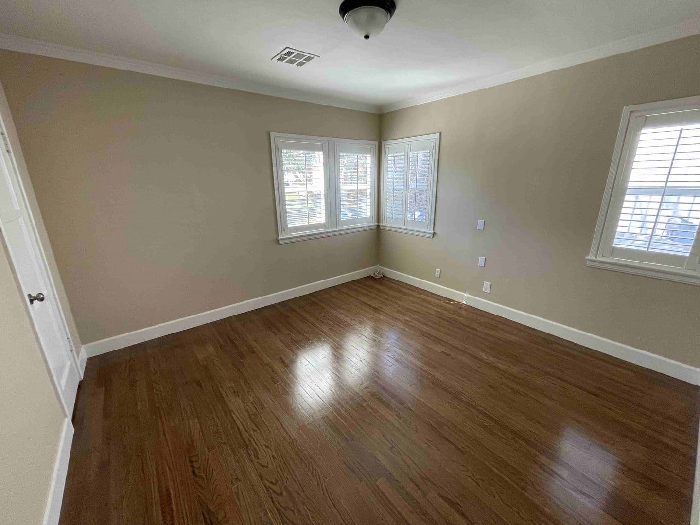 Leasing Only - 4432 Bakman Ave. 16 of 35