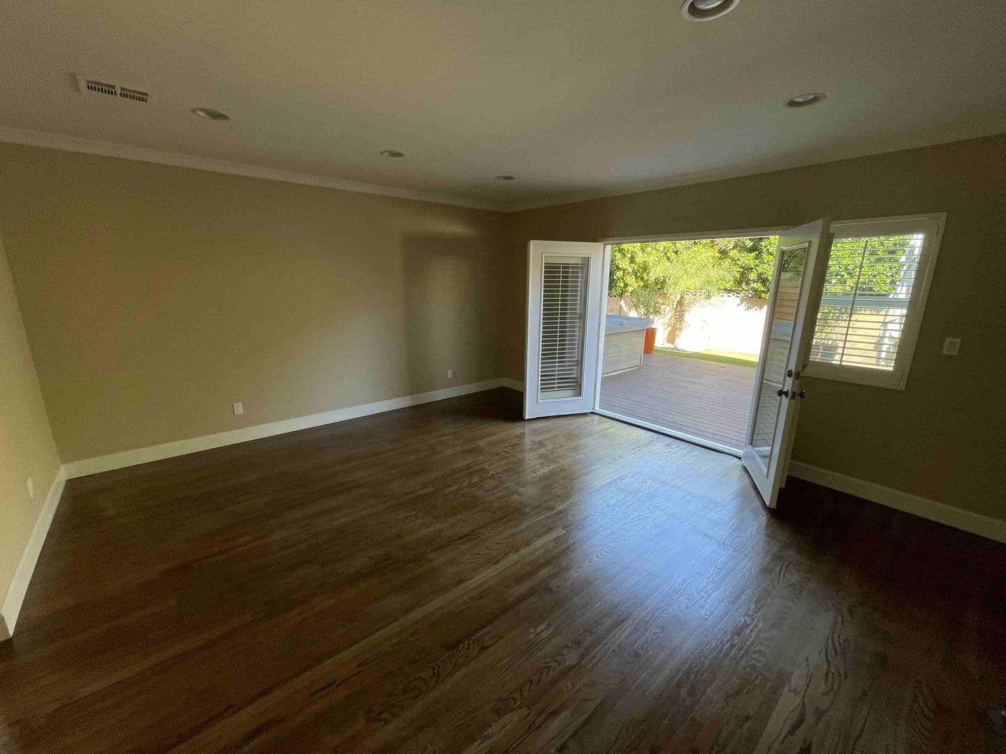 Leasing Only - 4432 Bakman Ave. 10 of 35