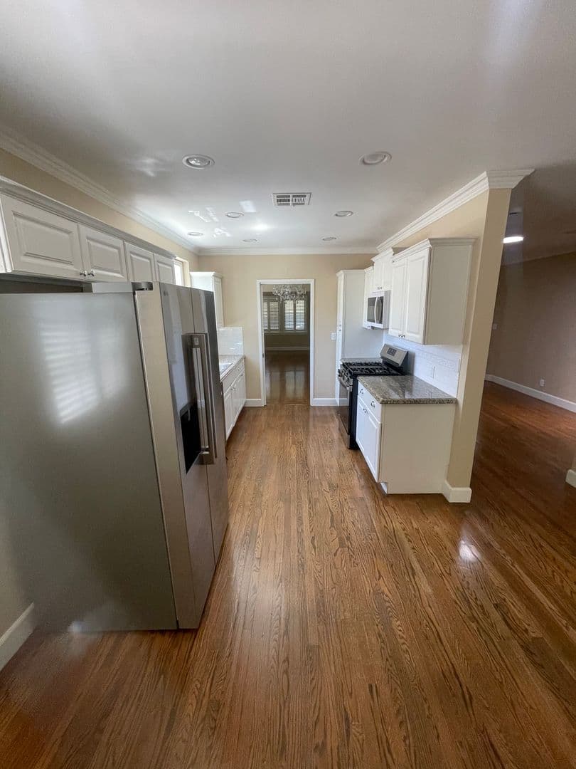 Leasing Only - 4432 Bakman Ave. 8 of 35