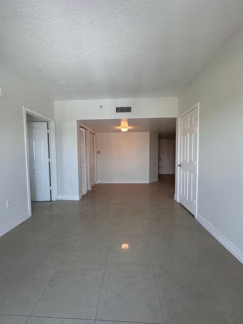 627 - Vista Del Rio 4 of 13