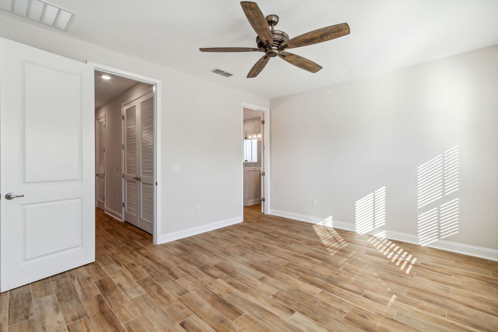 247 Beech Street 26 of 46