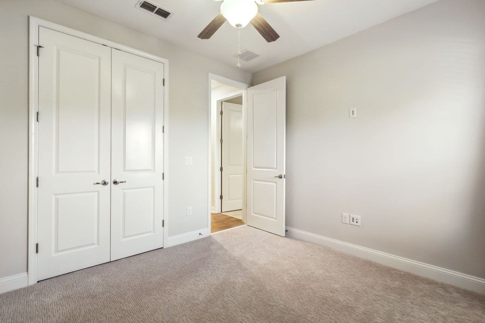 247 Beech Street 31 of 46