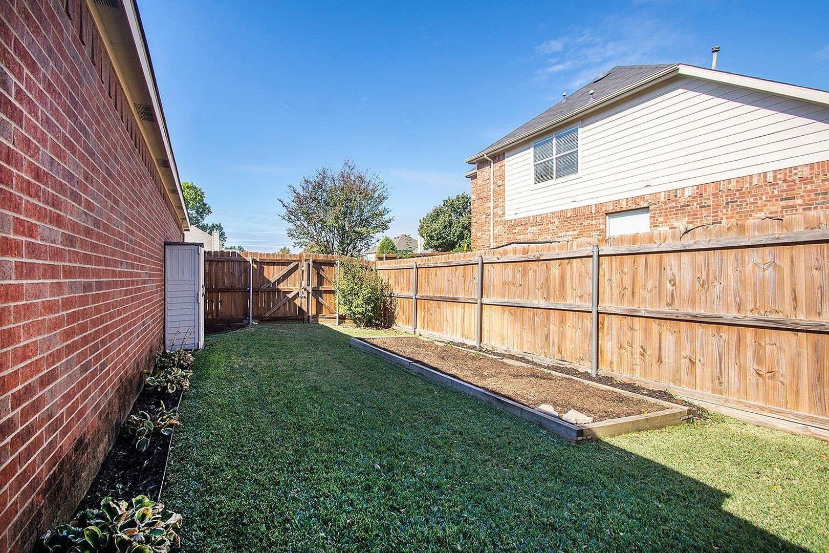 406 Leameadow Dr 18 of 21