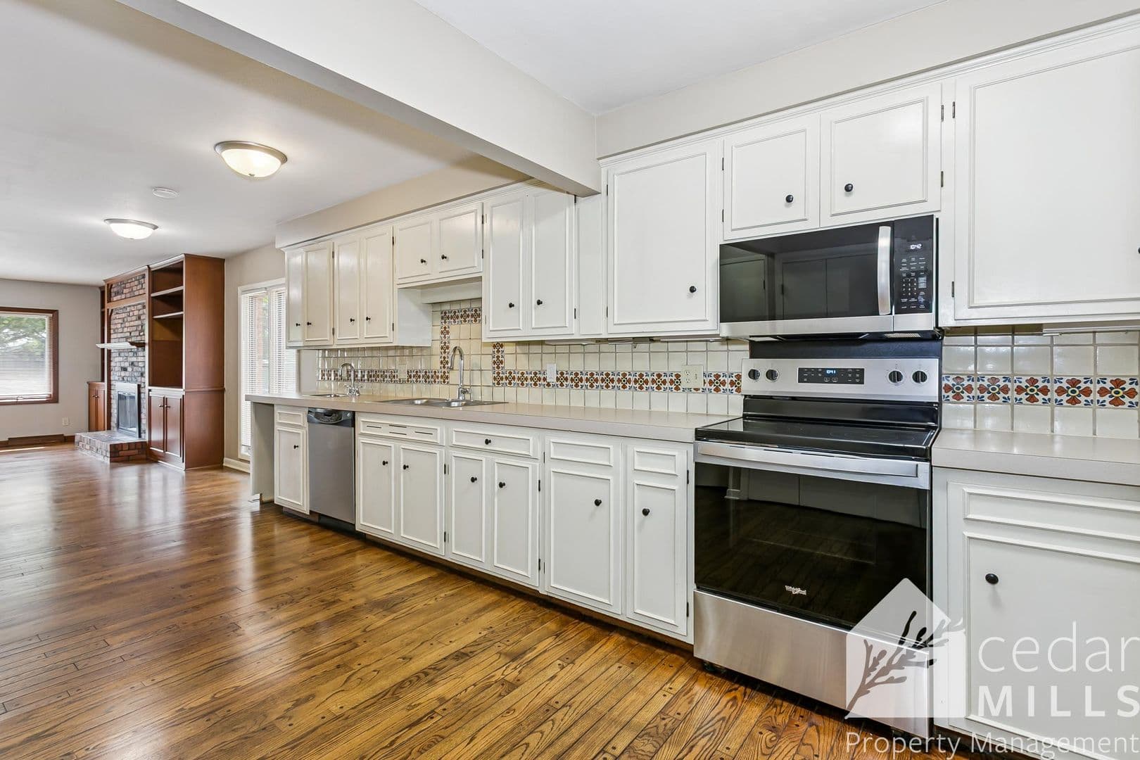 125 S Oakwood 11 of 16