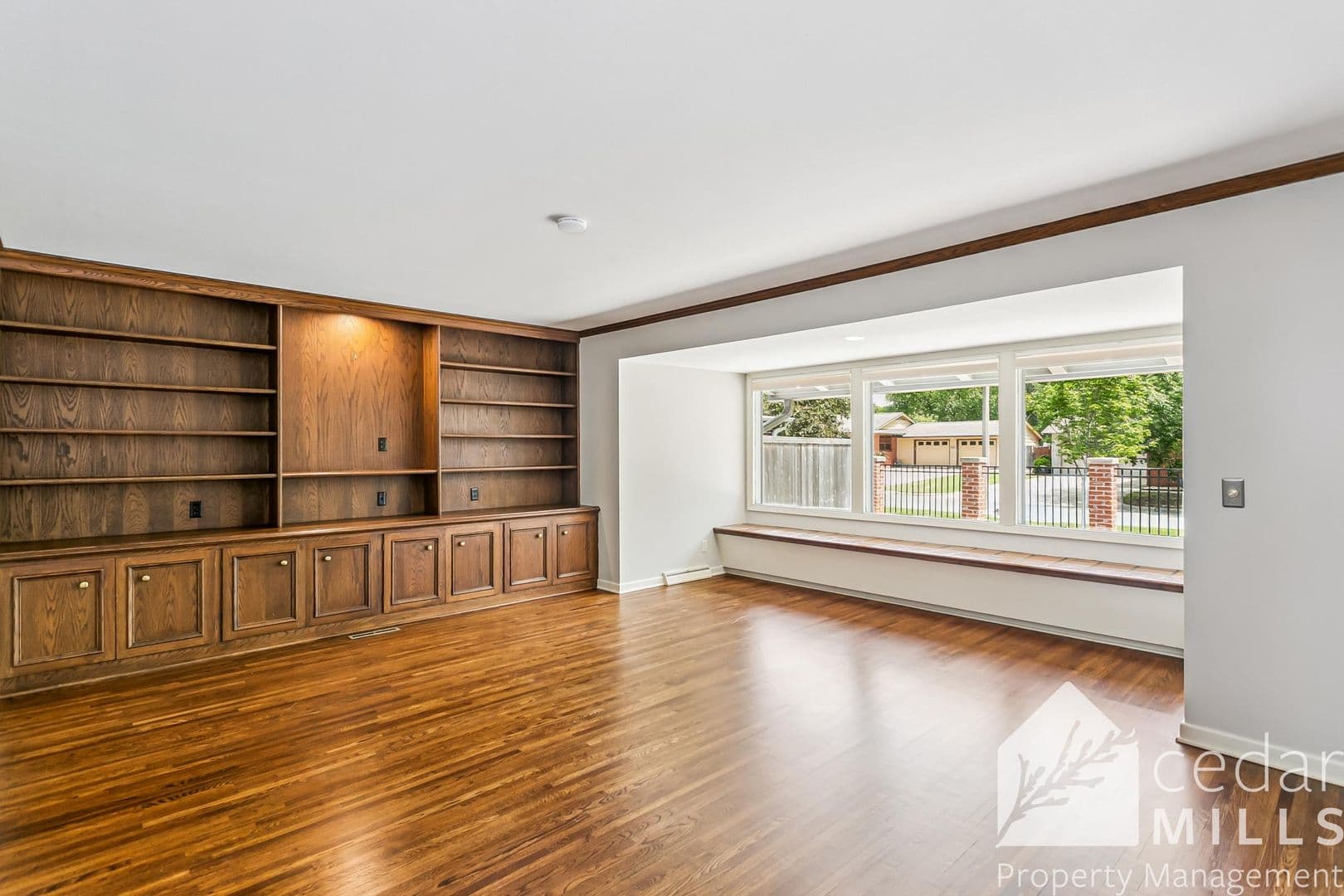 125 S Oakwood 4 of 16
