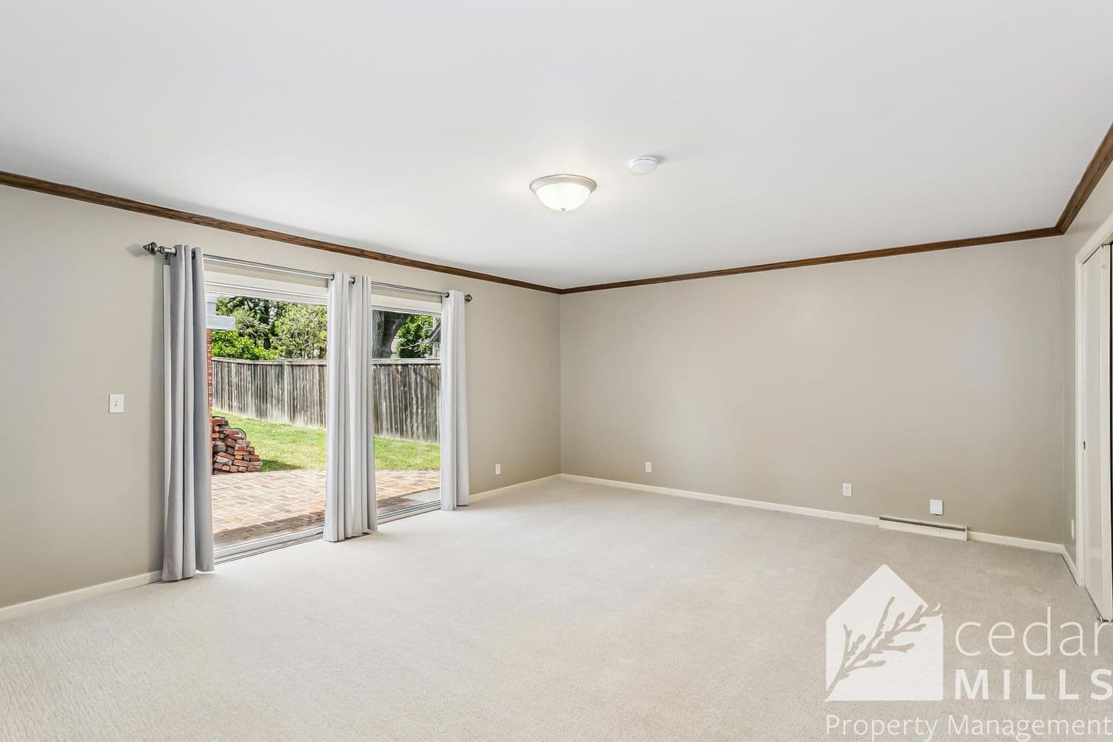 125 S Oakwood 8 of 16