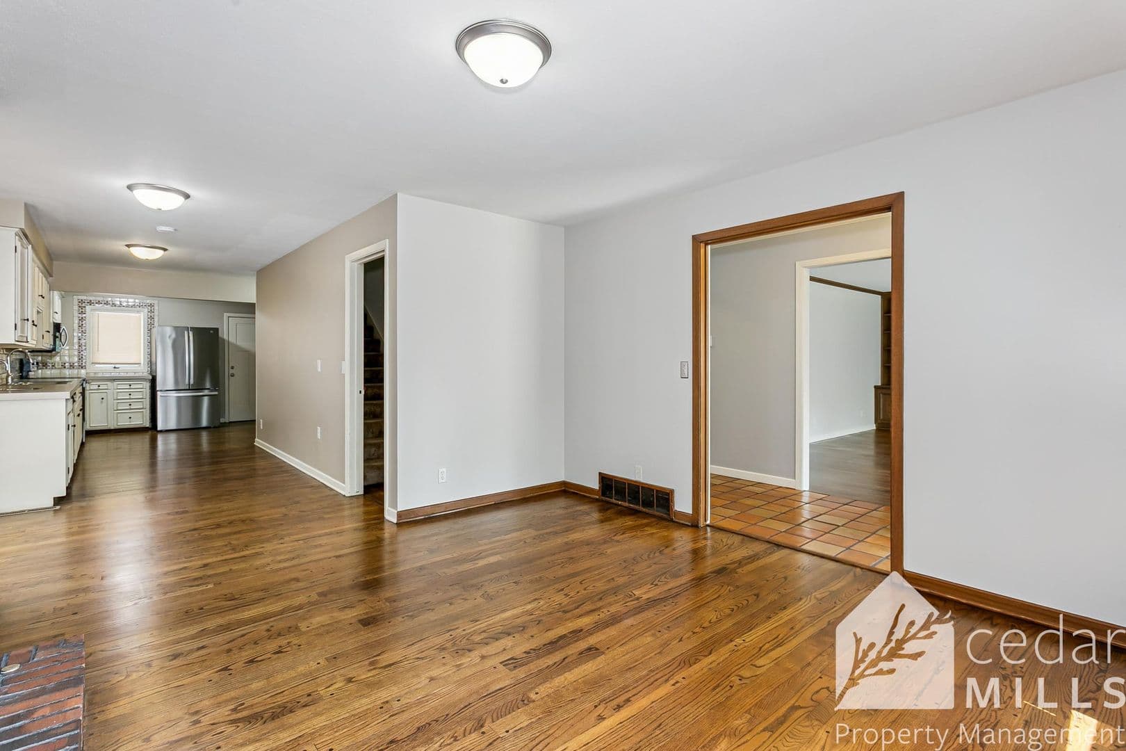 125 S Oakwood 6 of 16