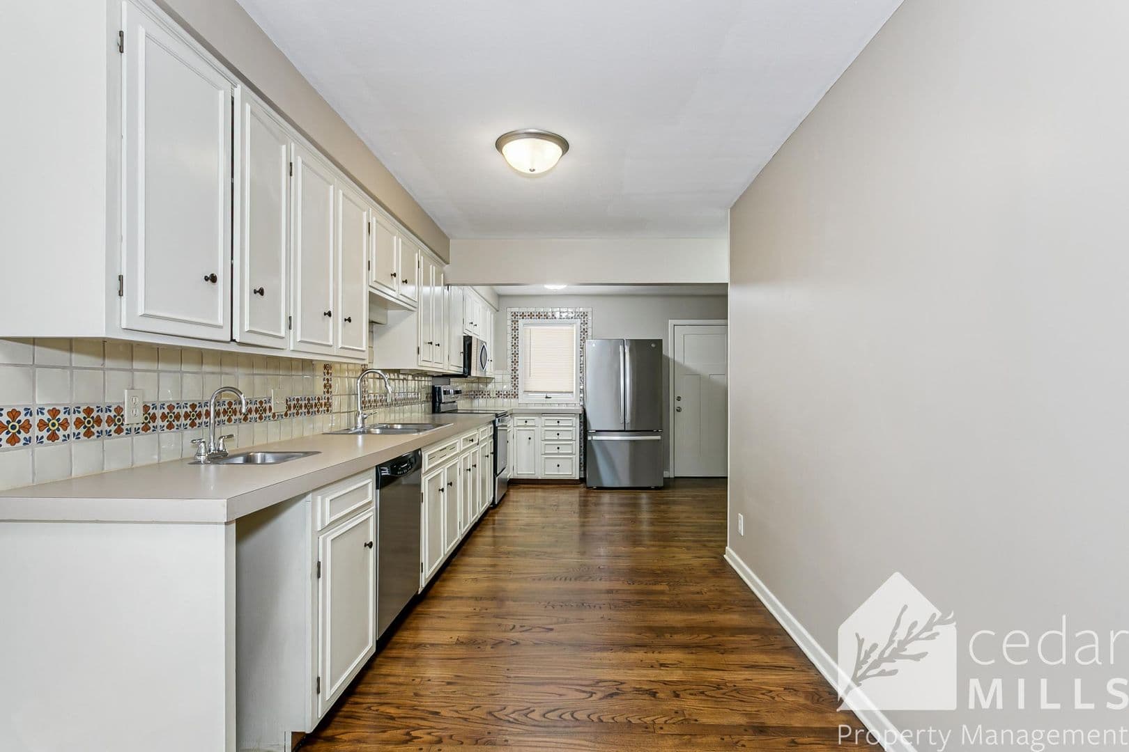 125 S Oakwood 12 of 16