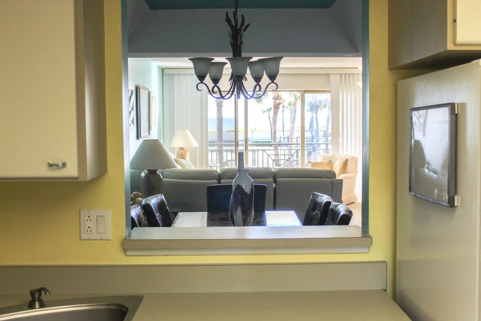3939 Ocean Dr 9 of 20