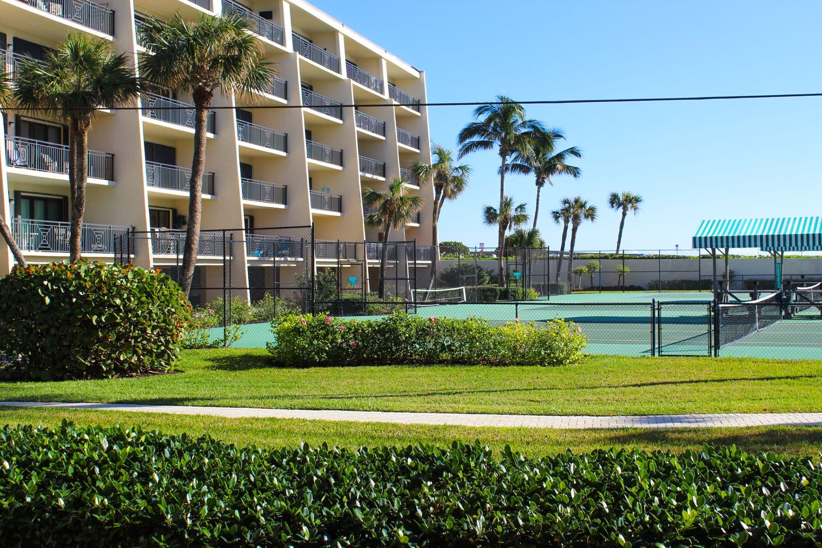 3939 Ocean Dr 10 of 20