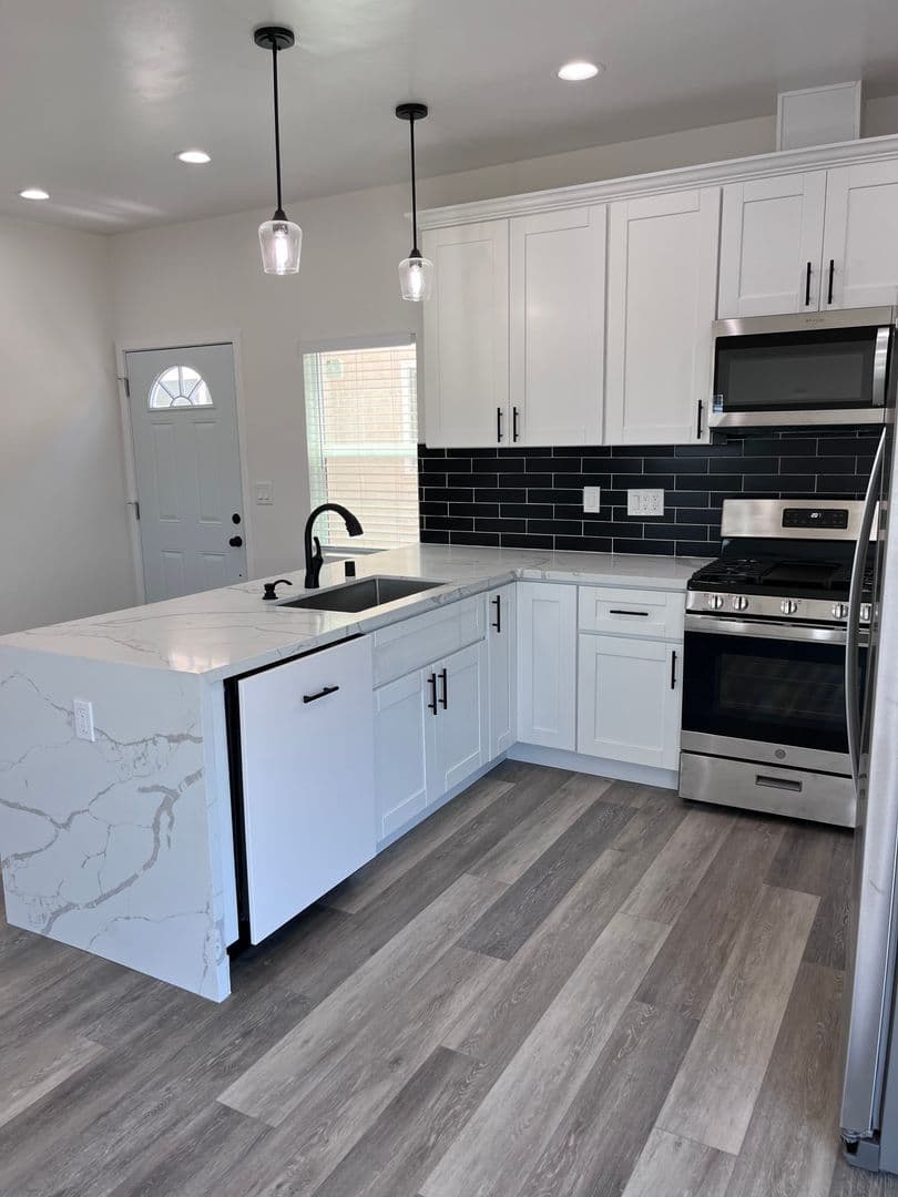 5215-5217 Catoctin Drive 4 of 17