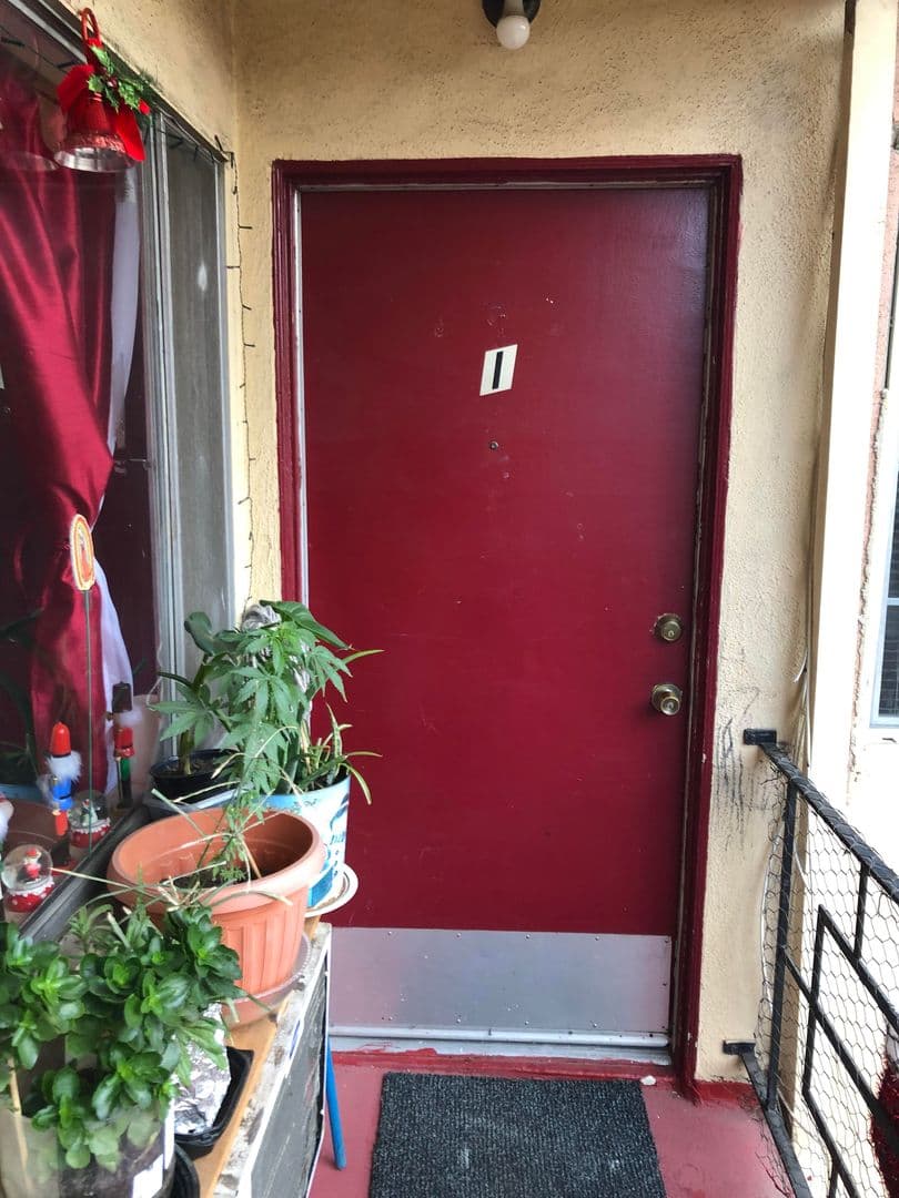 Charming, One Bedroom Apartment in Panorama City 4 of 15