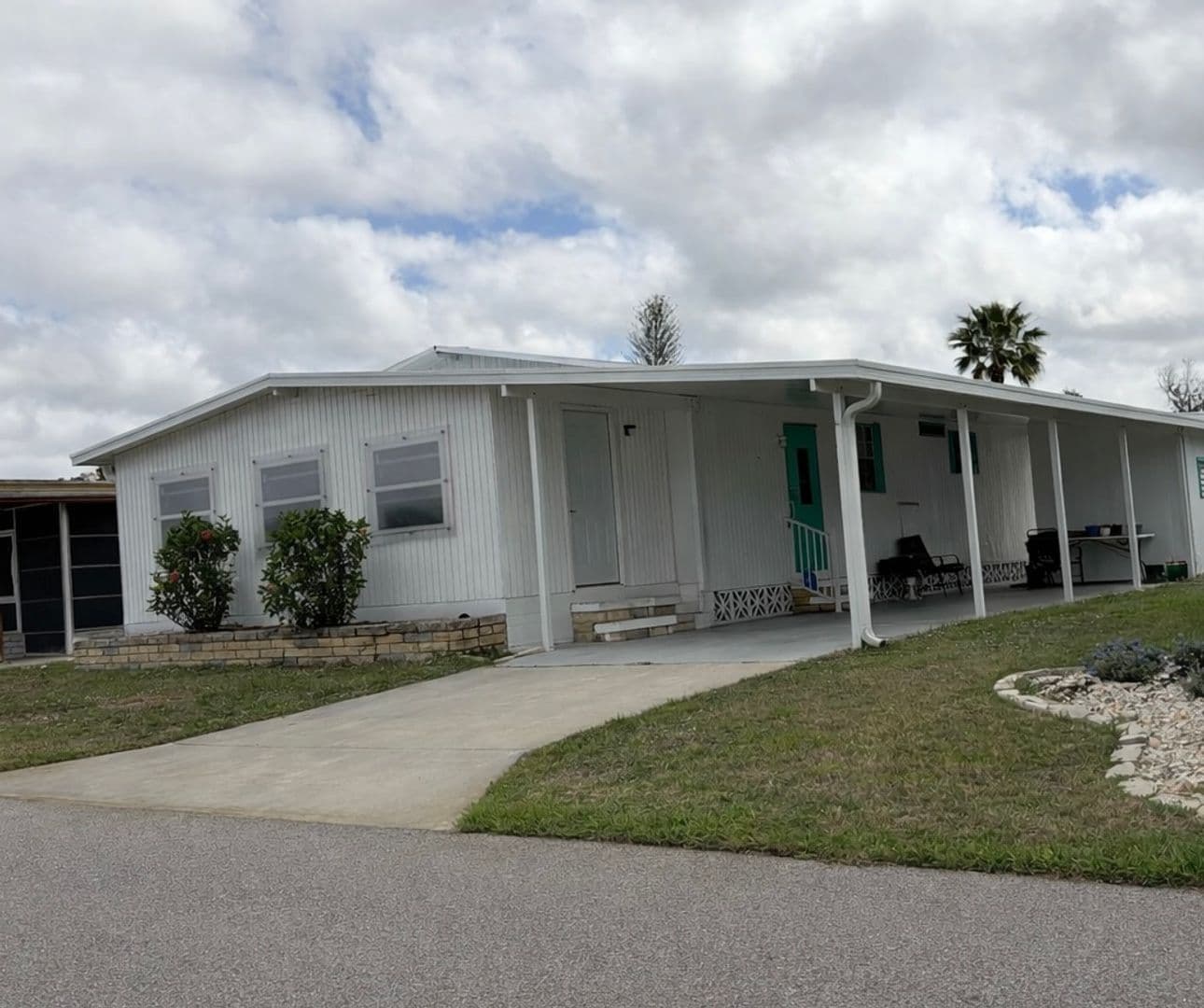 Colony dr N 1 of 25