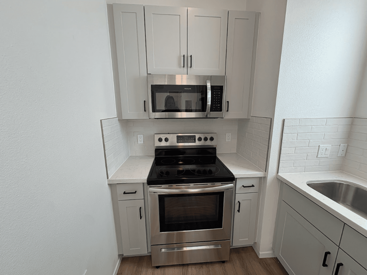 Division &amp; Highland Rowhomes 5 of 9