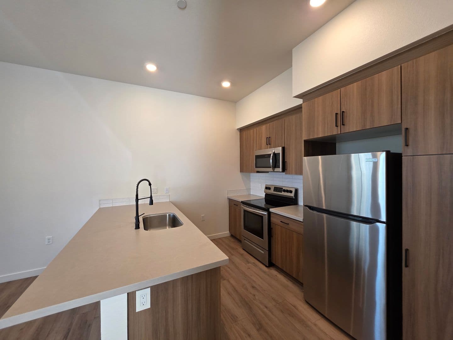 611 Highland 17 of 22