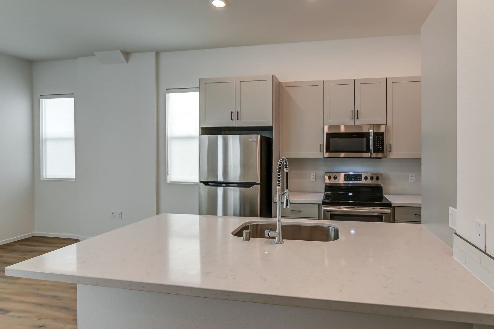 Division &amp; Highland Rowhomes 4 of 8