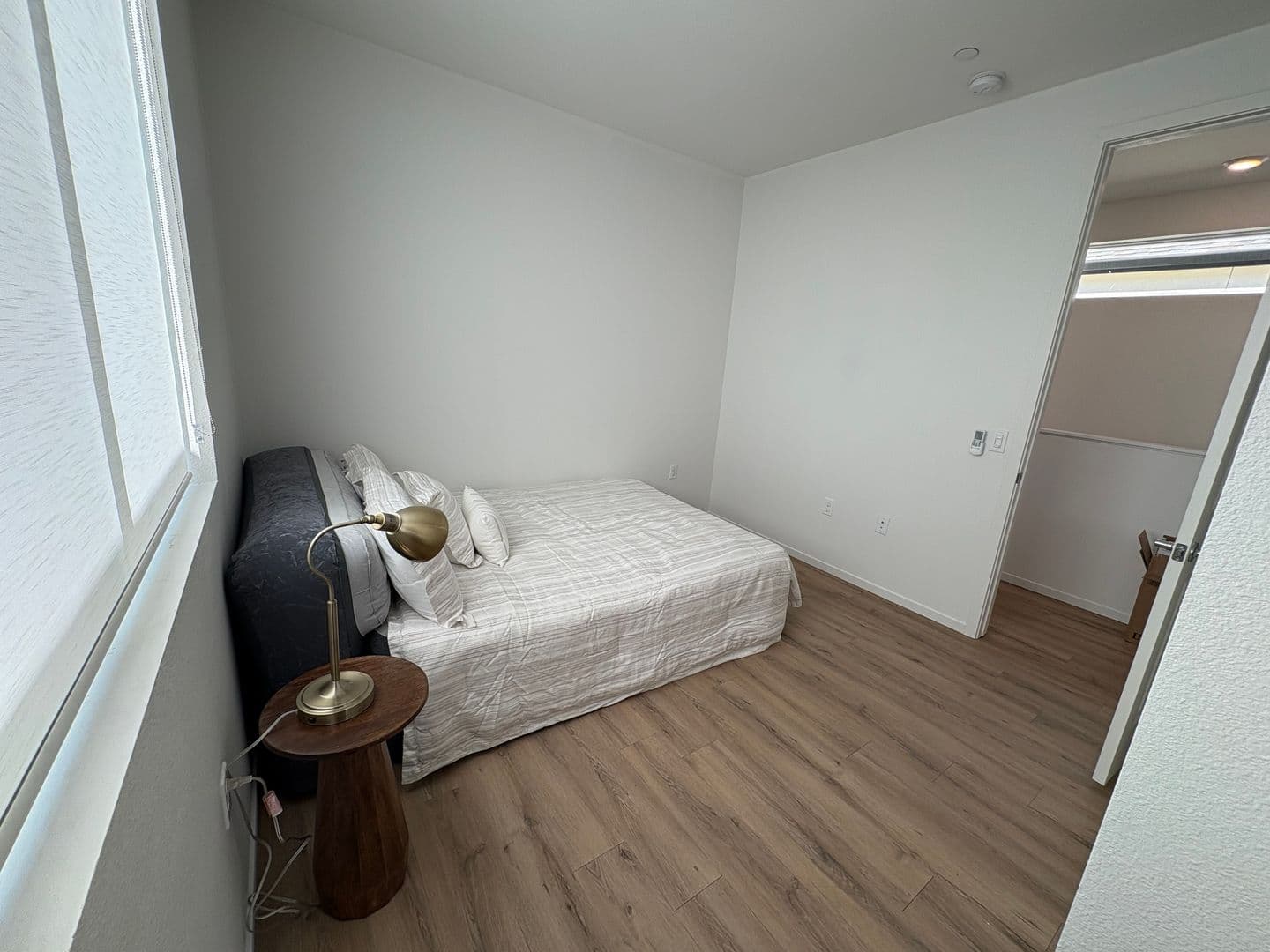 Division &amp; Highland Rowhomes 7 of 8
