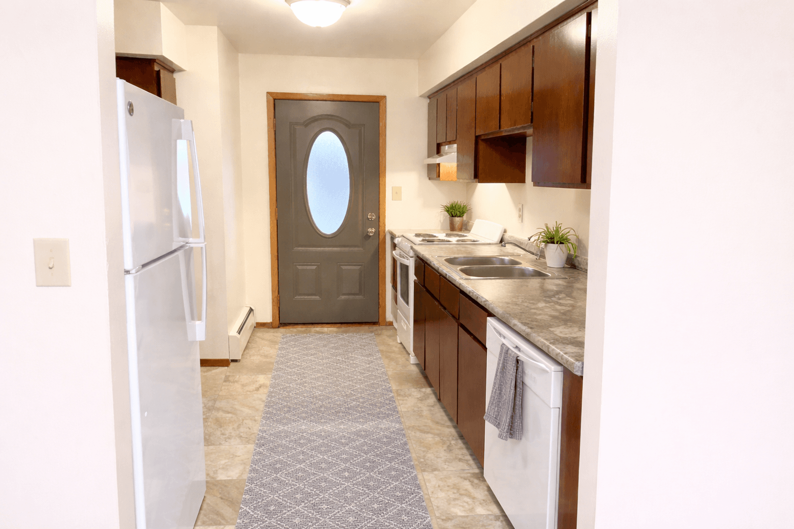 Oak Park Apartment Homes 1 of 8