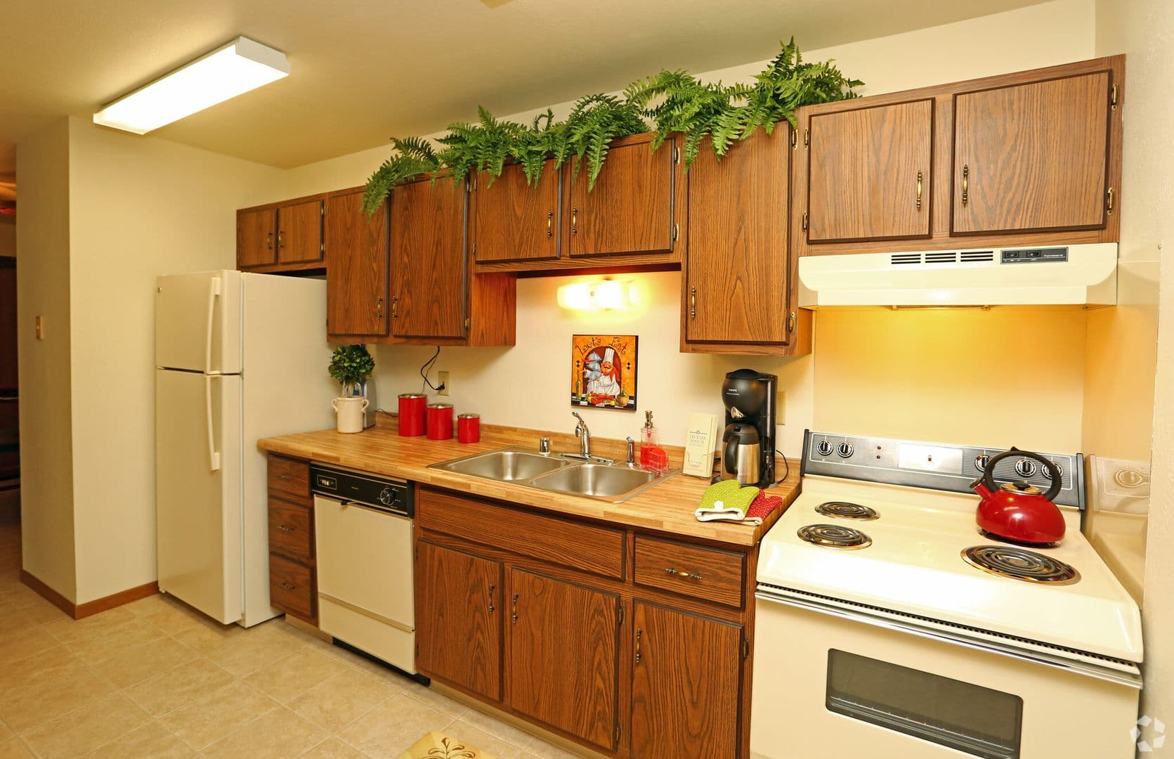 Deckner Manor Apartments 1 of 13