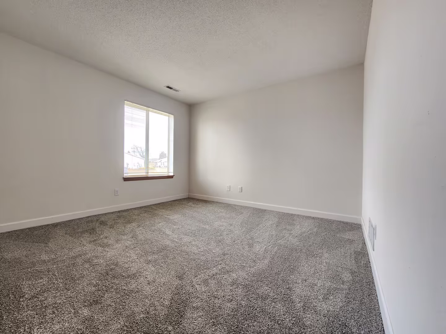 Newbury Place Apartment Homes 14 of 17