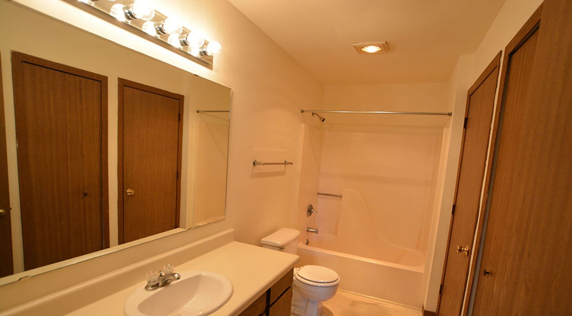 Northern Bluffs Apartment Homes 9 of 12