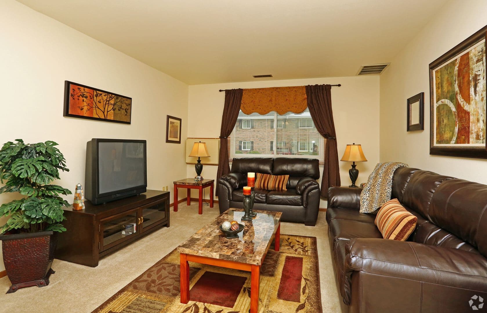 Deckner Manor Apartments 6 of 13