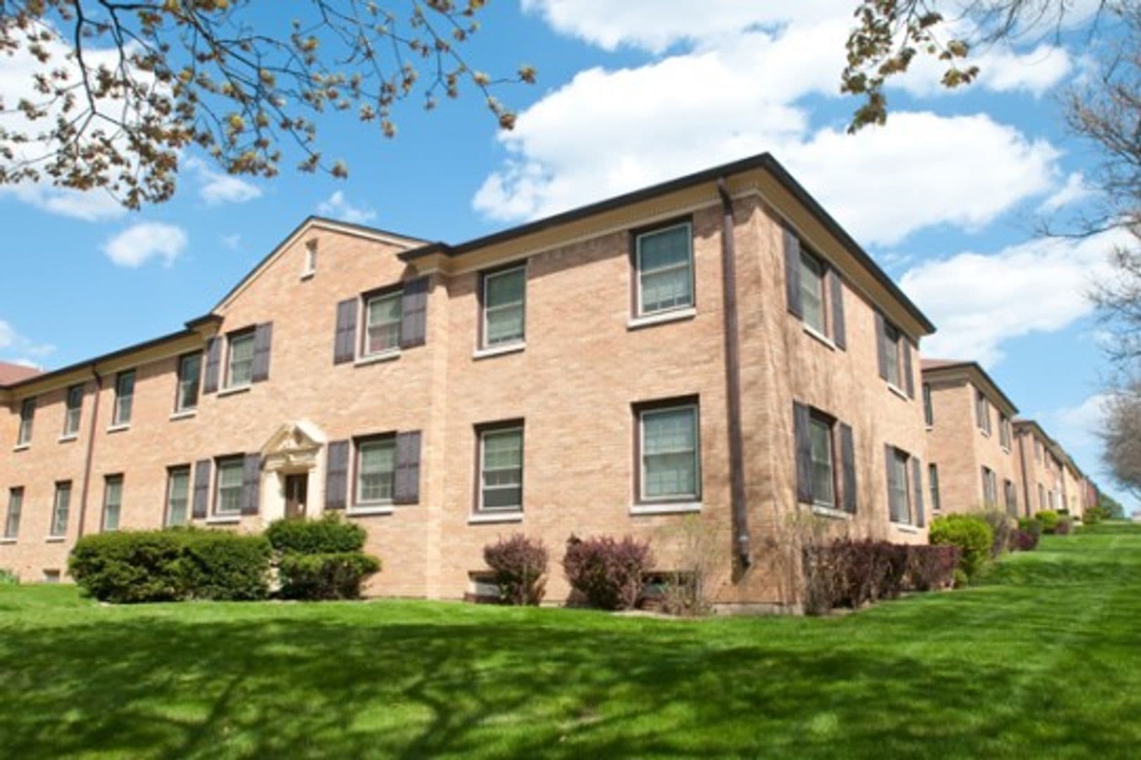 Longfellow Garden Apartment Homes 26 of 38