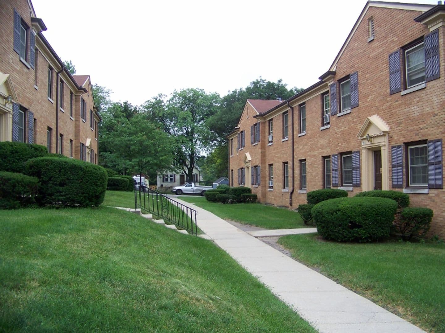 Longfellow Garden Apartment Homes 35 of 38