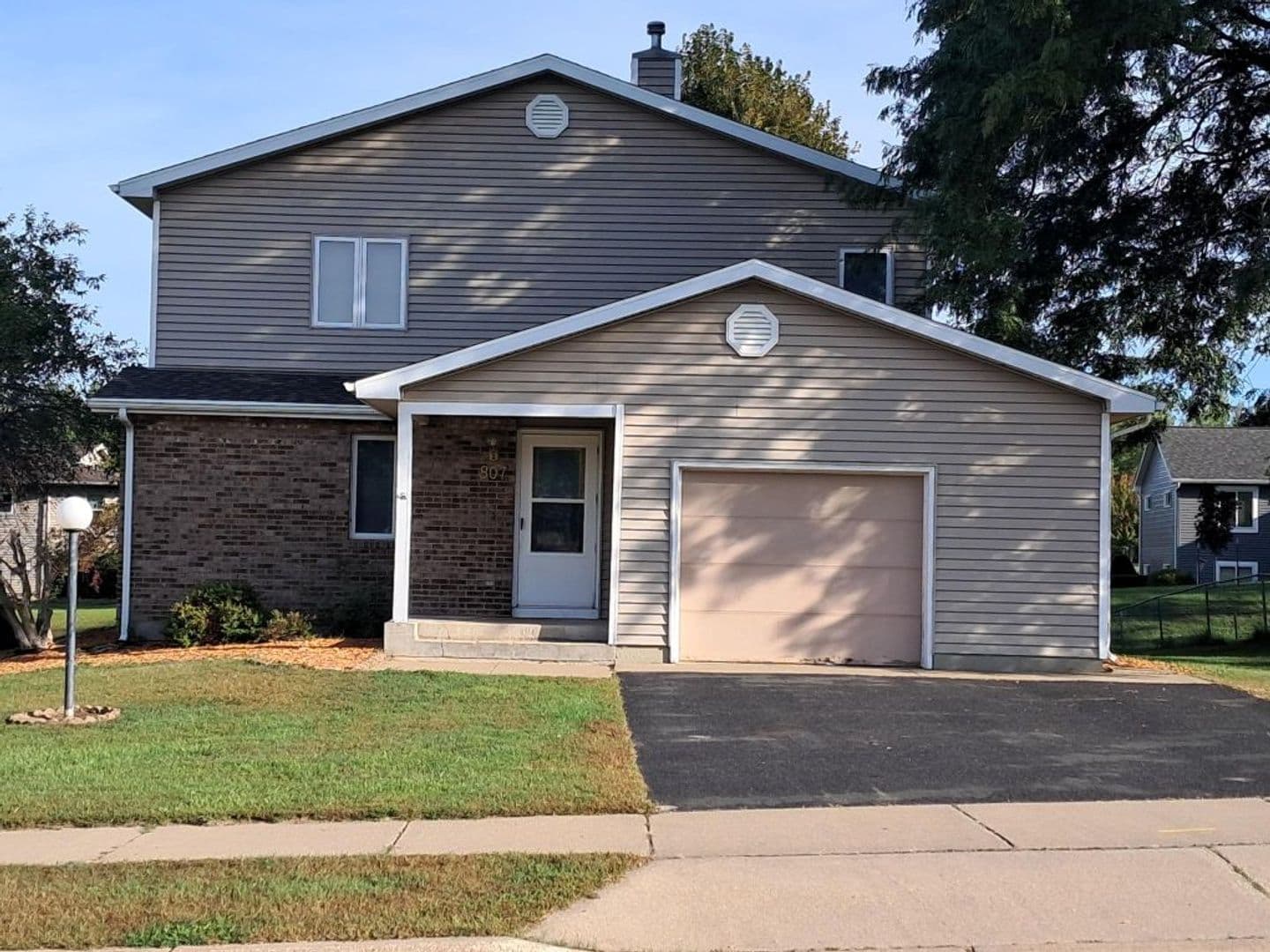 Woodridge Housing 1 of 27