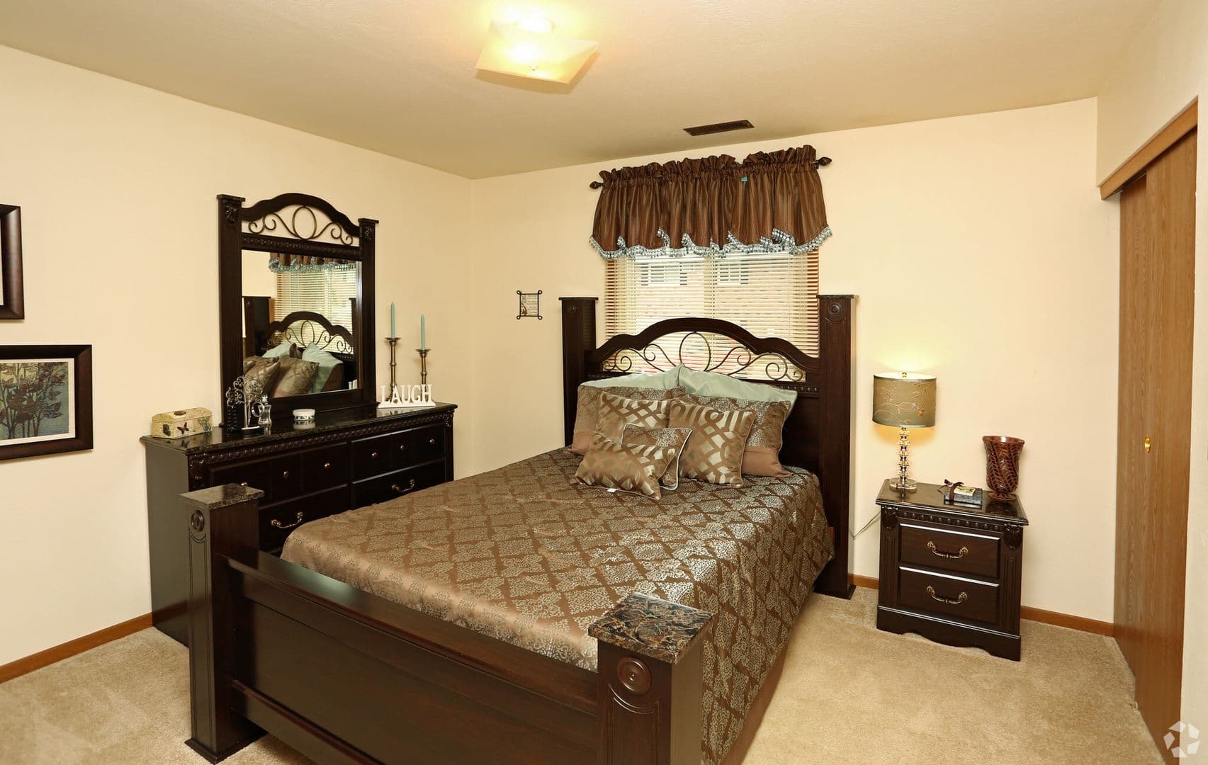 Deckner Manor Apartments 12 of 13