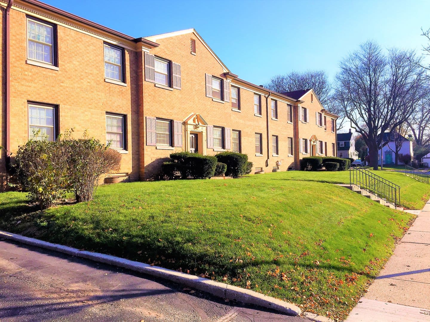 Longfellow Garden Apartment Homes 30 of 30