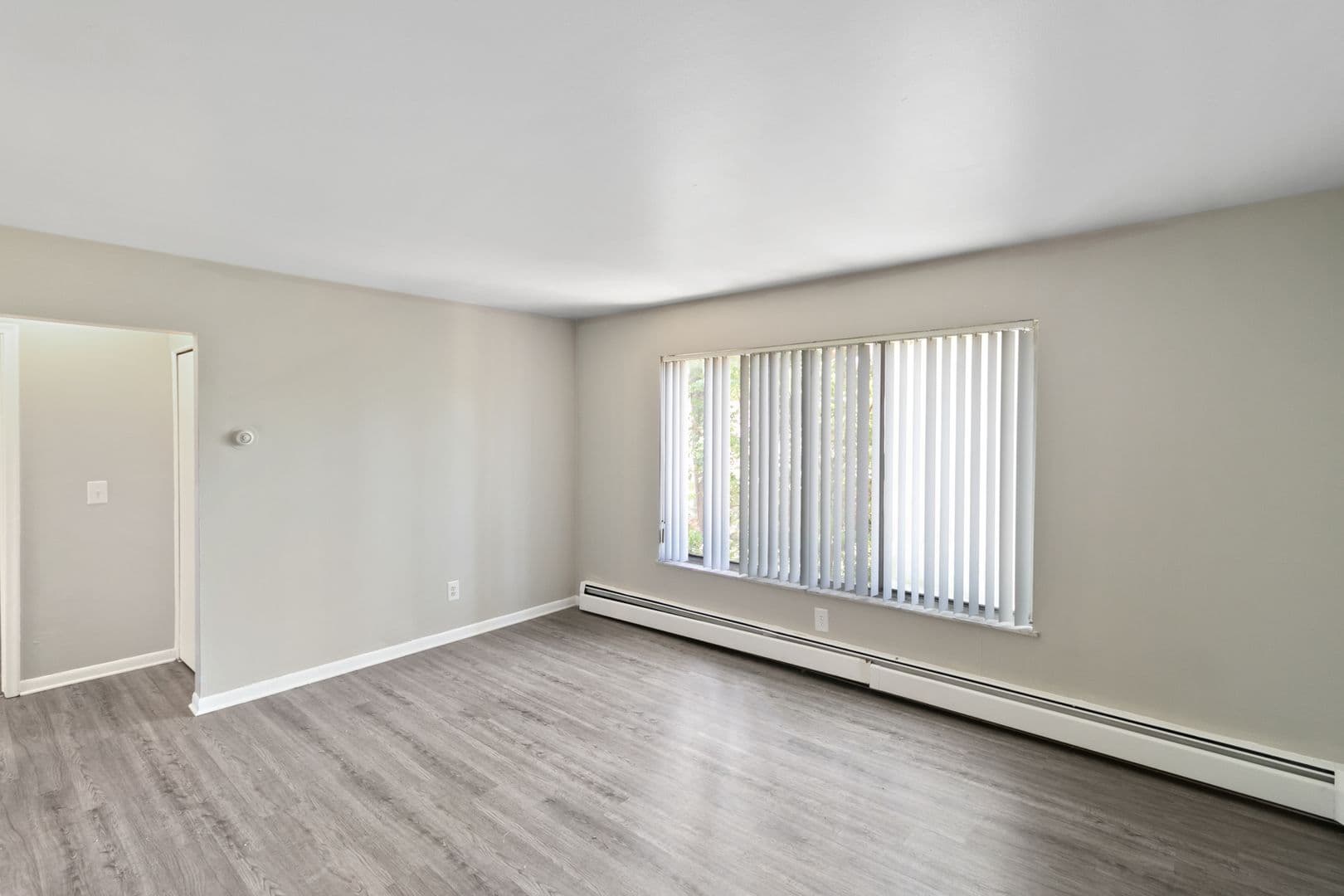 Lakeshore Apartments - Coast to Coast Management 17 of 18