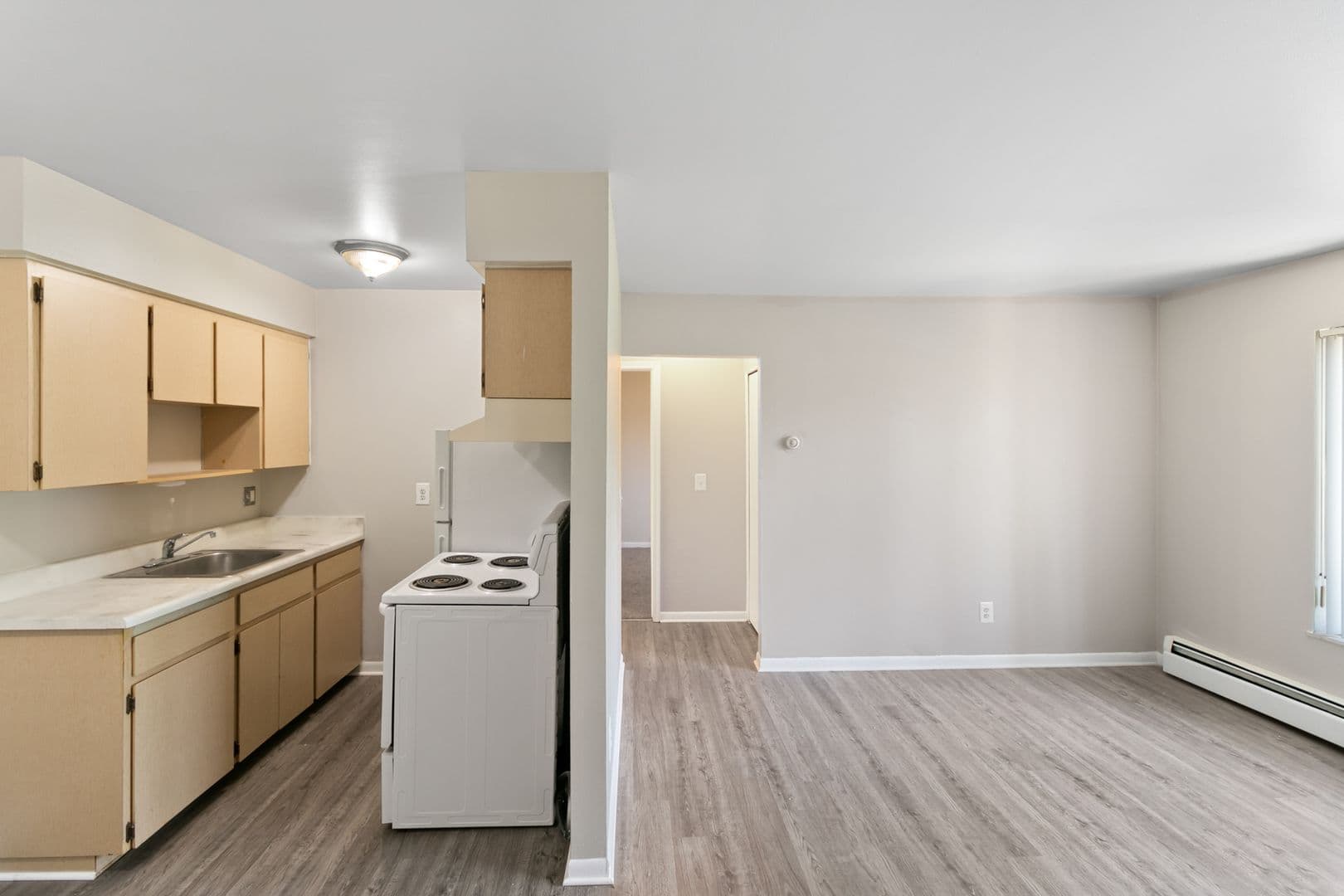 Lakeshore Apartments - Coast to Coast Management 12 of 18