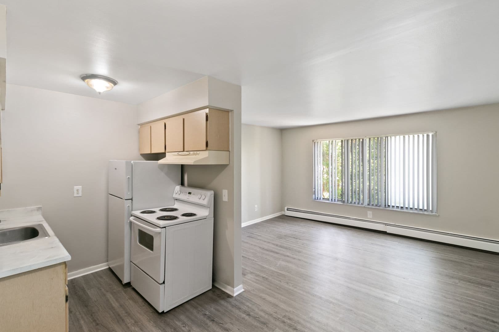 Lakeshore Apartments - Coast to Coast Management 15 of 18
