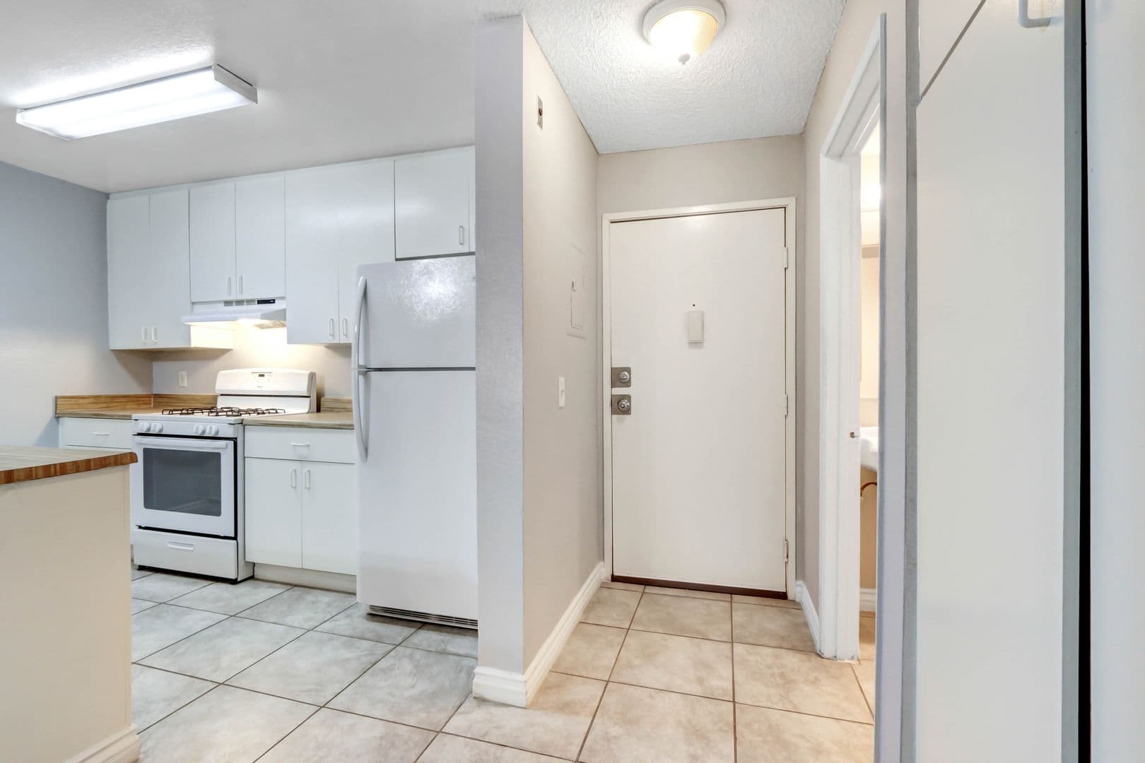 CCA - Columbia Court Apartments LP dba Tuscani Villas 2 of 10