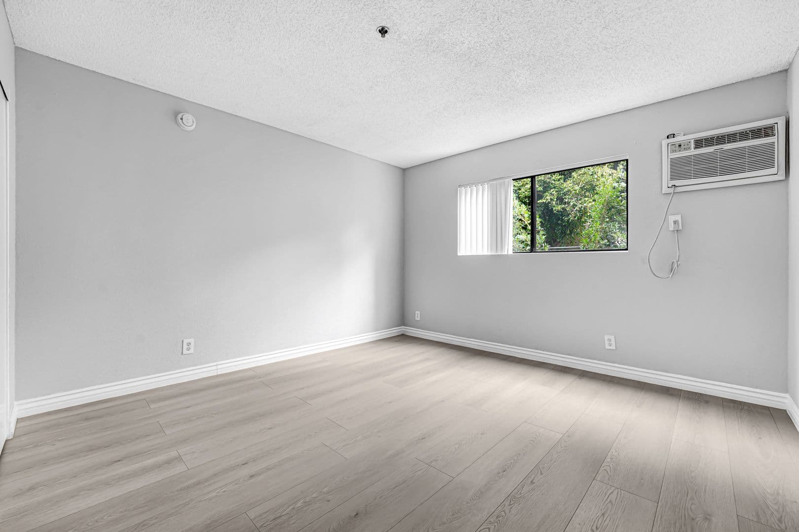 CCA - Columbia Court Apartments LP dba Tuscani Villas 6 of 15