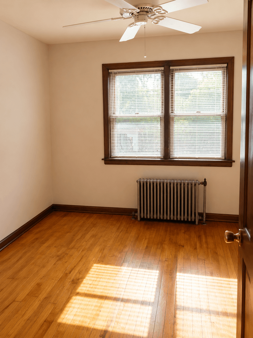 AVAILABLE SEPTEMBER 1ST EKEN PARK 2 BEDROOM | ONE MONTH FREE!! 3 of 4