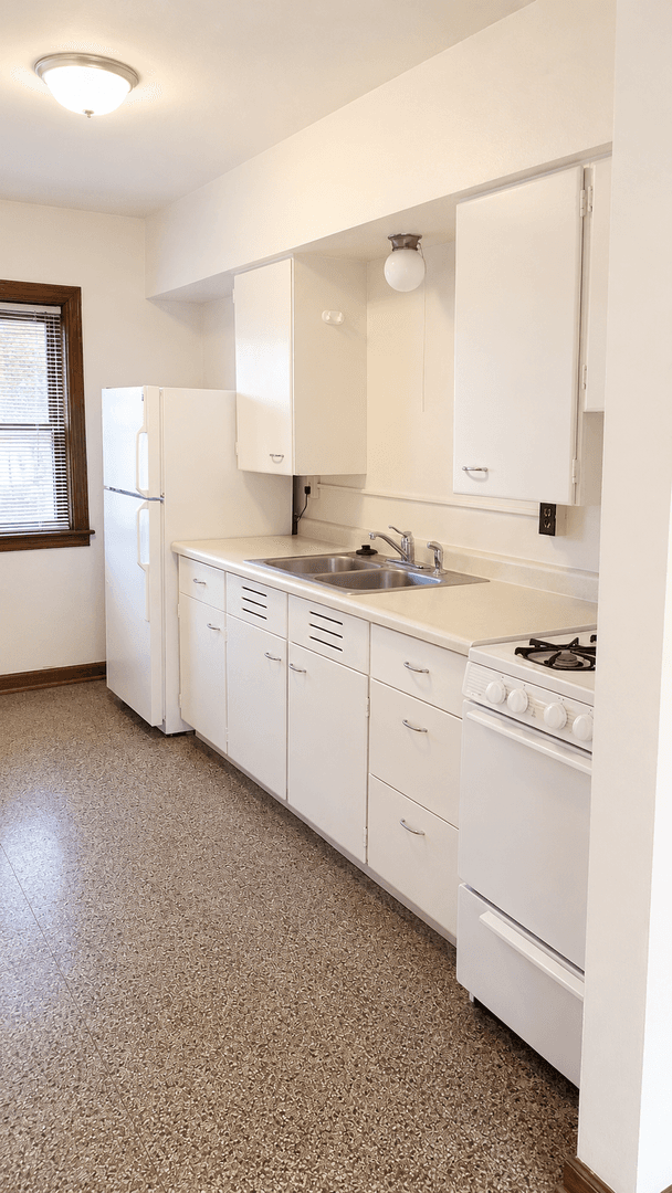 AVAILABLE SEPTEMBER 1ST EKEN PARK 2 BEDROOM | ONE MONTH FREE!! 4 of 4