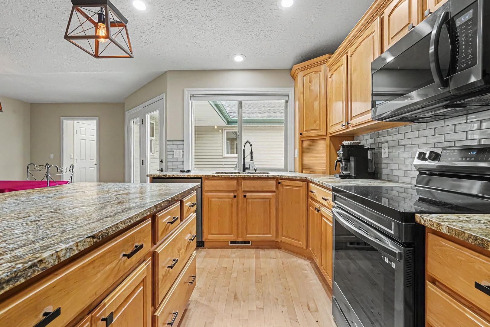 4023 N Bayou Lane 11 of 25