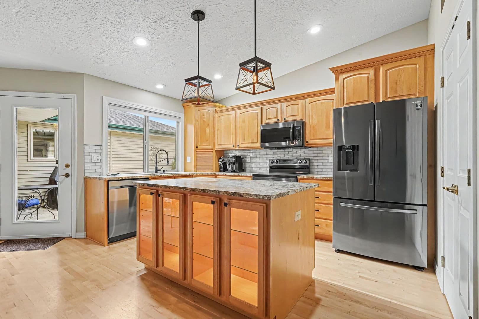 4023 N Bayou Lane 10 of 25