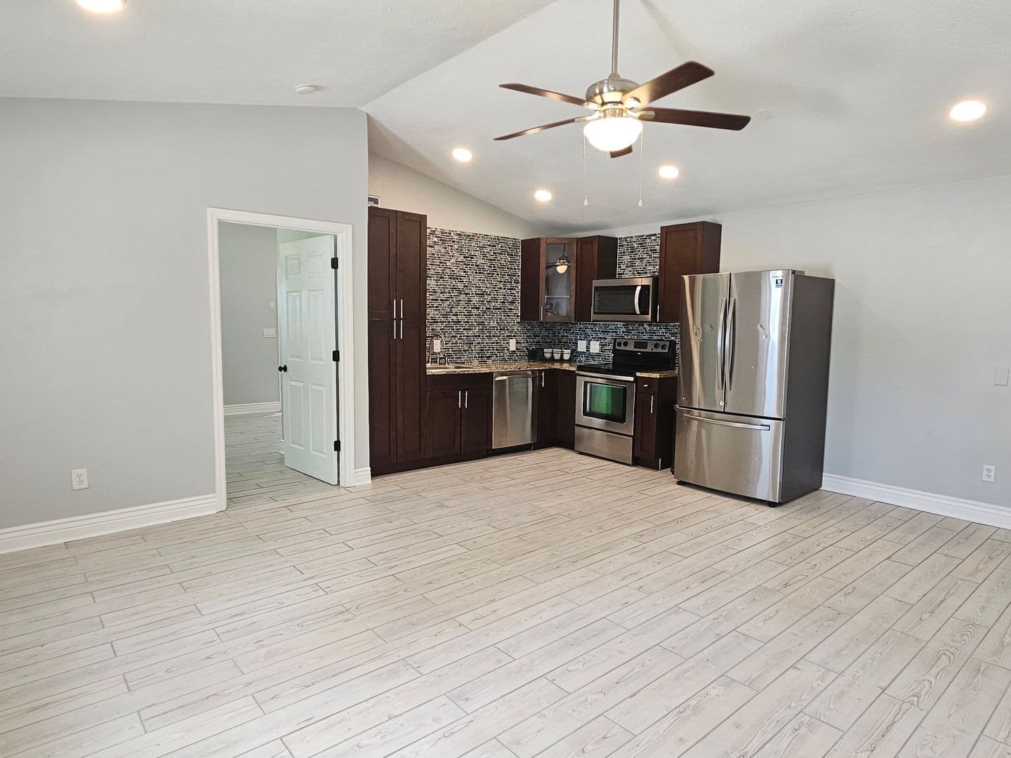 5042 Linda St #A 3 of 24