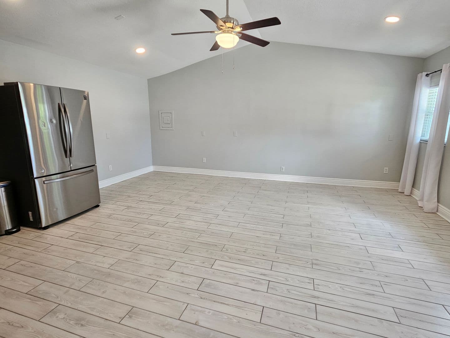 5042 Linda St #A 9 of 24