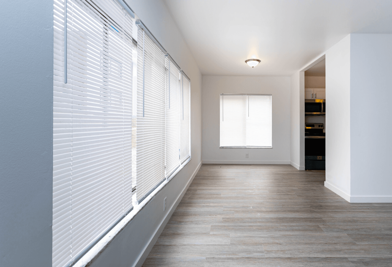 Cozy 2-Bedroom Apartment with Convenient Amenities 9 of 14
